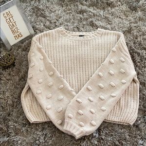 Beige sweater￼